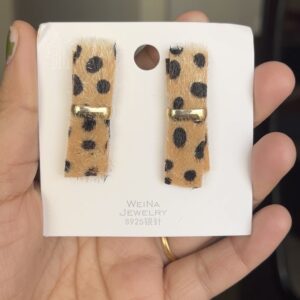 Bow style earring