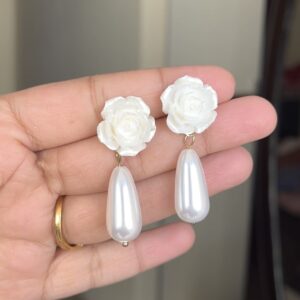 Flower pearl drop earring