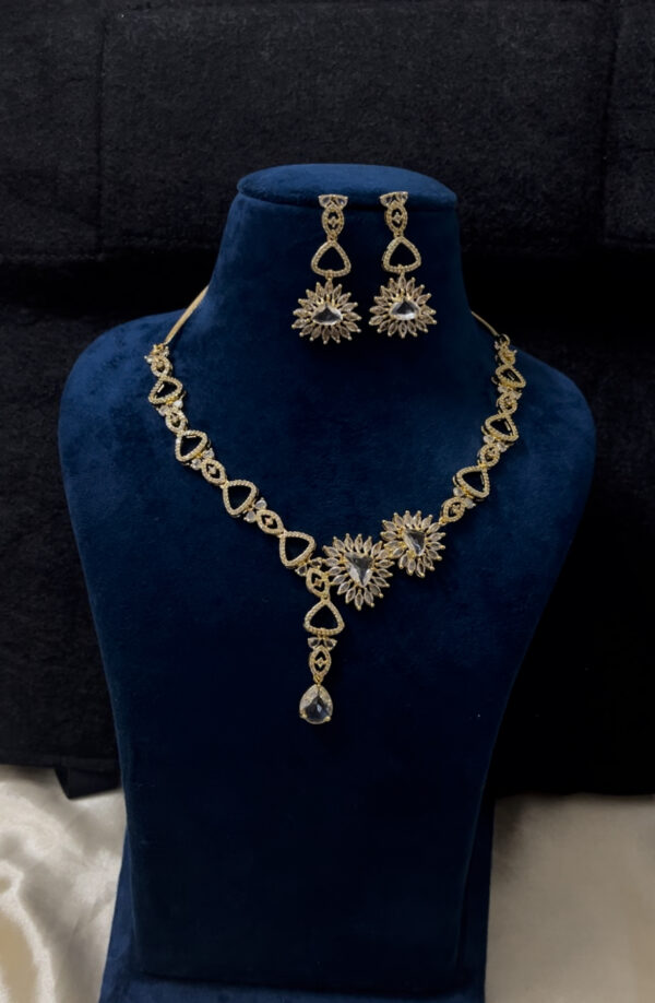 Premium quality AD necklace set in golden - Image 2