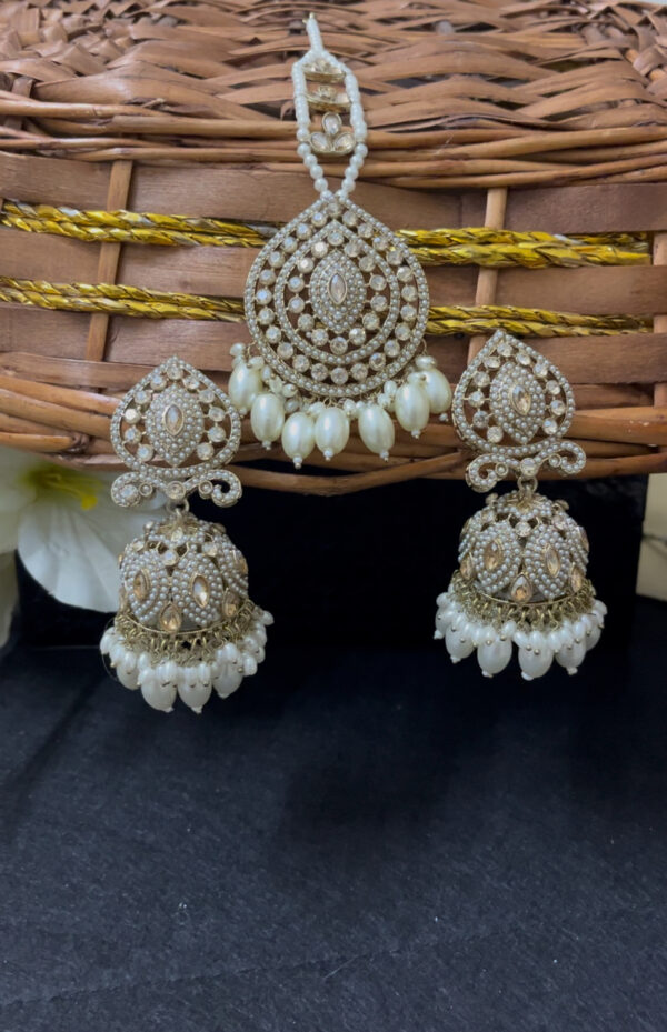 Premium quality heavy weight jhumka with maangtika