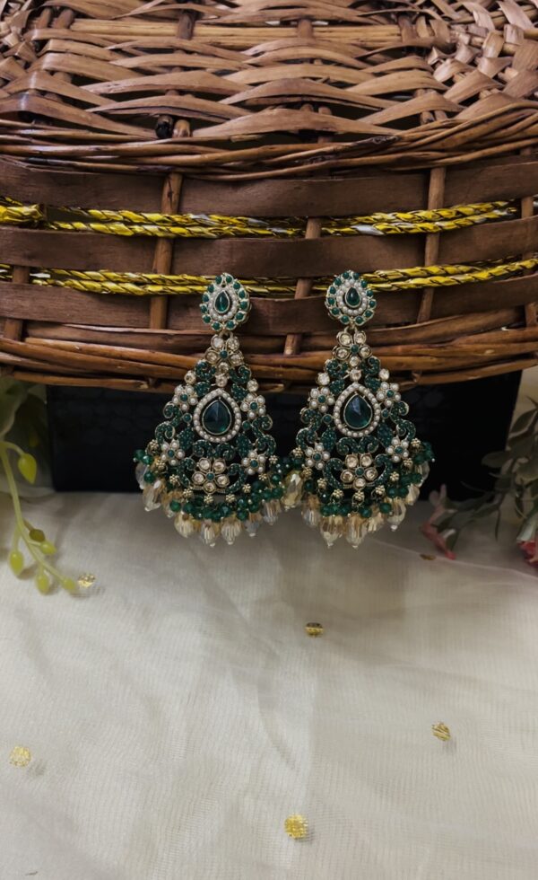 Premium quality light weight kundan earring in green