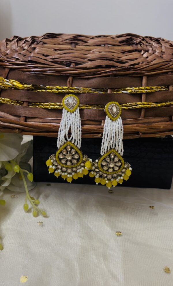 Premium quality light weight kundan earring in yellow