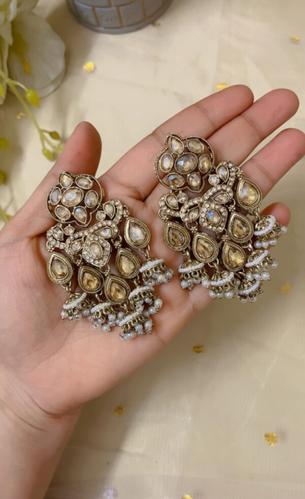 Premium quality light weight kundan earring in golden - Image 2