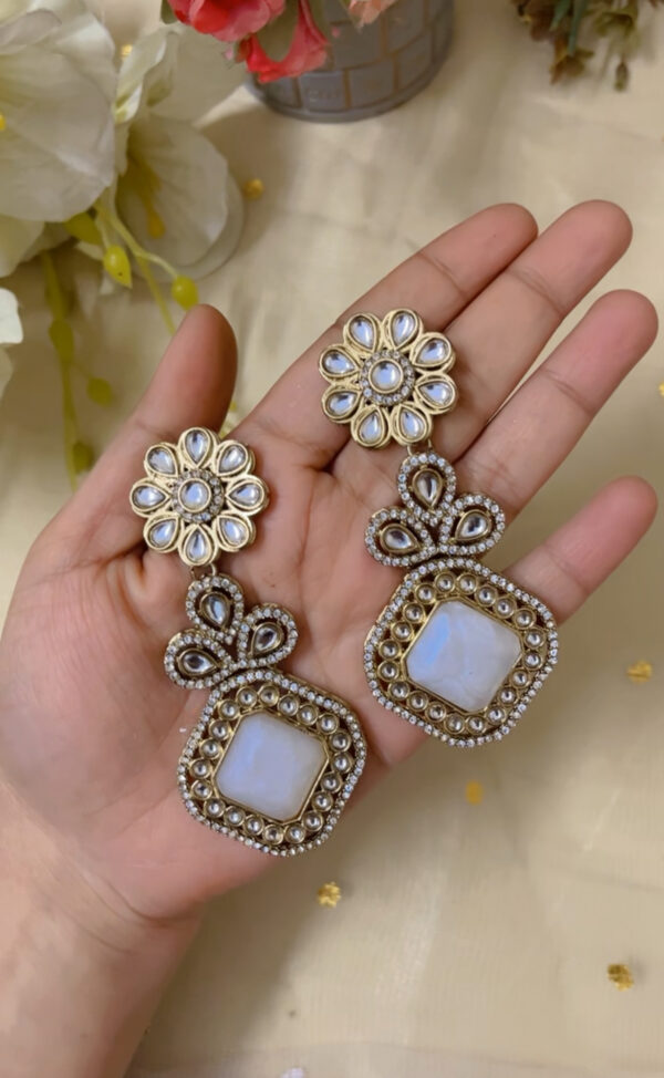 Premium quality light weight kundan earring in white - Image 2