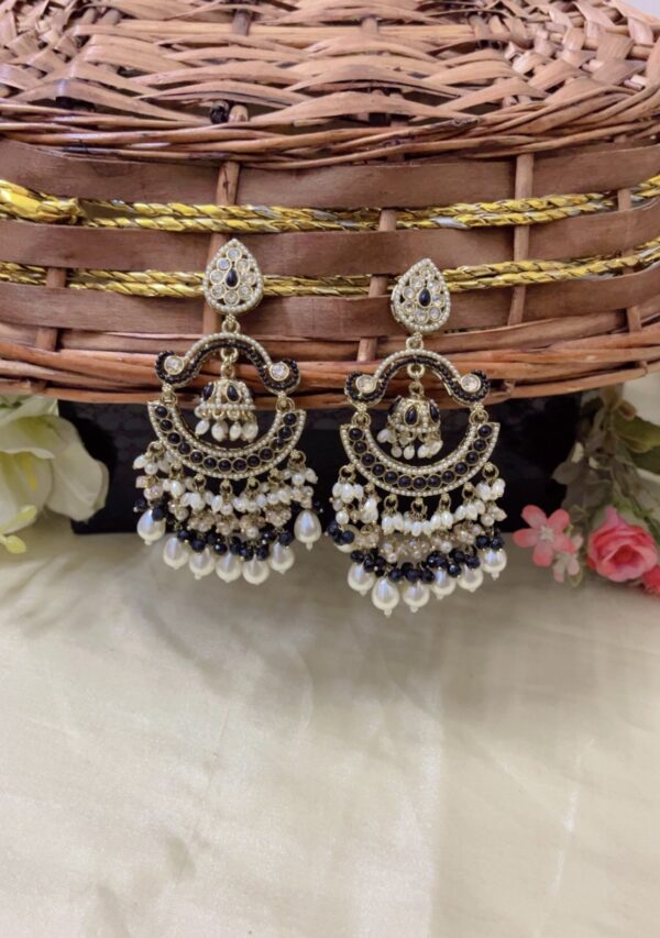 Premium quality light weight kundan earring in black