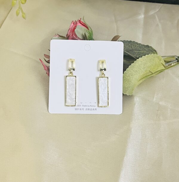 Contemporary marble style earring