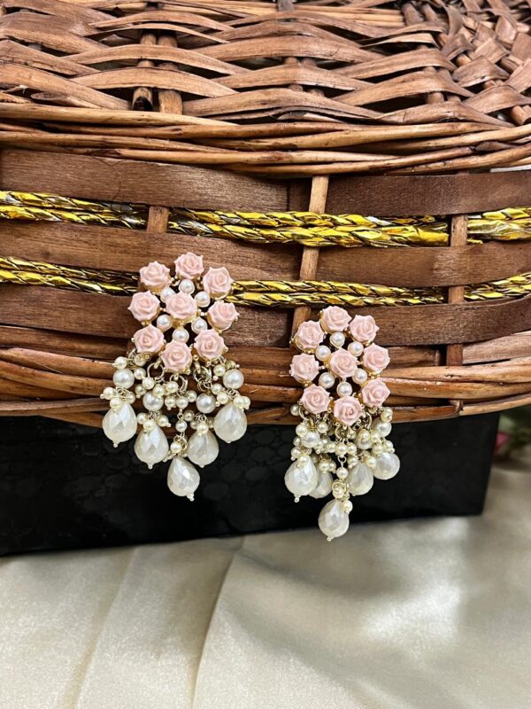 Premium quality light weight flower style earring in white